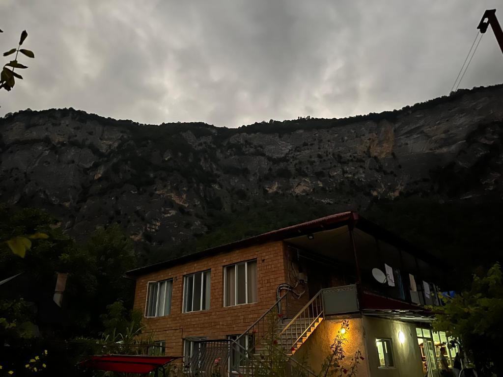 Guest House Oasis - Tvishi Εξωτερικό φωτογραφία